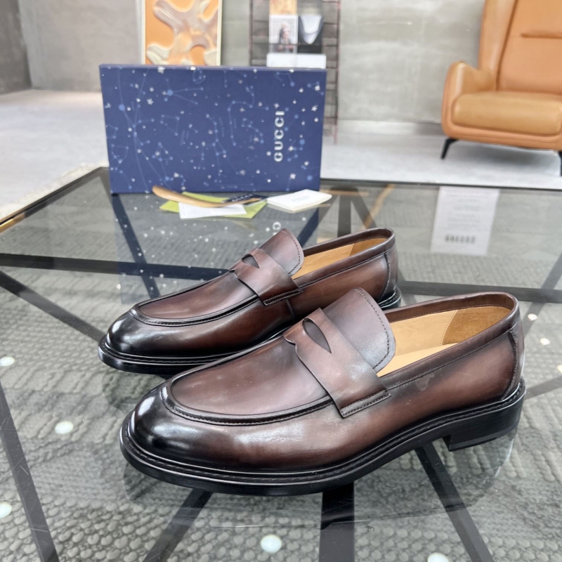 G*u*i leather shoes